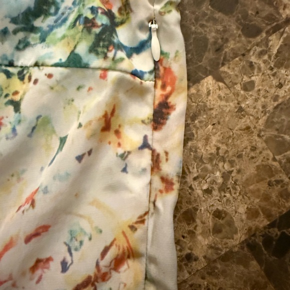 Floral Peplum Top - Picture 3 of 4